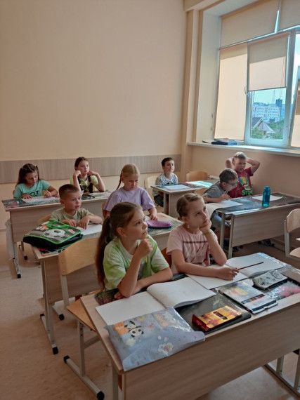 С 1 августа  2023 года  двери школы открыты для воспитанников школьного оздоровительного лагеря «Солнышко».